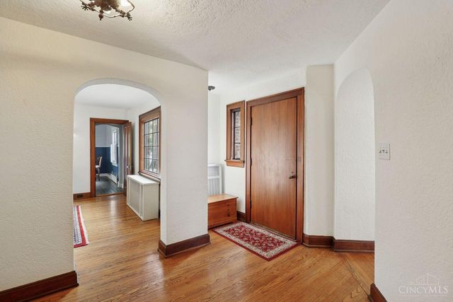 3736 Dogwood Lane, Cincinnati, OH 45213