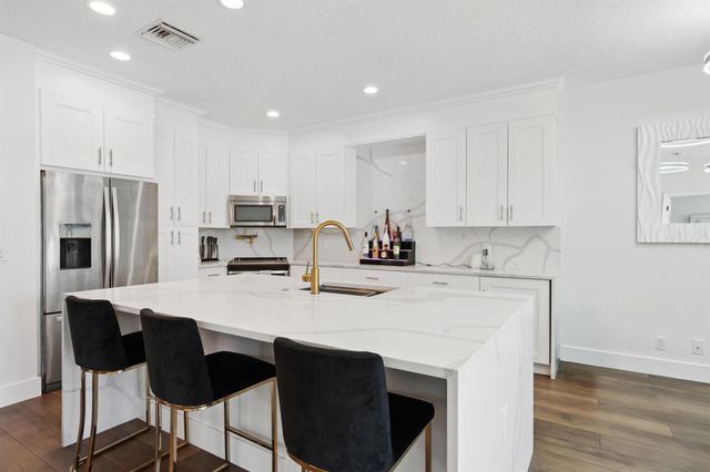 7110 NW Turtle Walk, Boca Raton, FL 33487