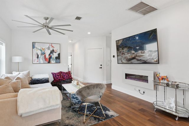 7110 NW Turtle Walk, Boca Raton, FL 33487