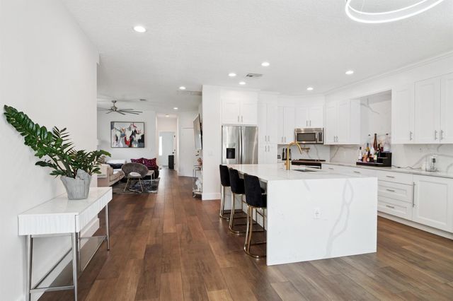 7110 NW Turtle Walk, Boca Raton, FL 33487