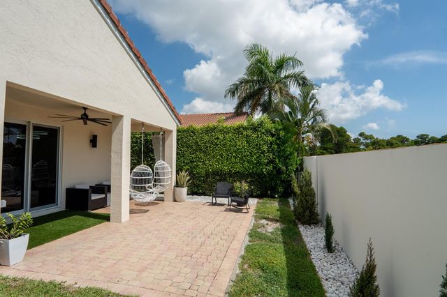 7110 NW Turtle Walk, Boca Raton, FL 33487
