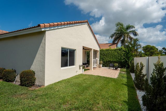 7110 NW Turtle Walk, Boca Raton, FL 33487