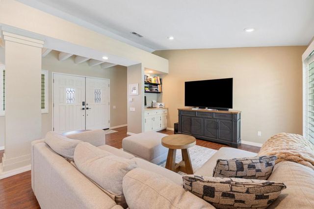 43911 La Carmela Drive, Palm Desert, CA 92211