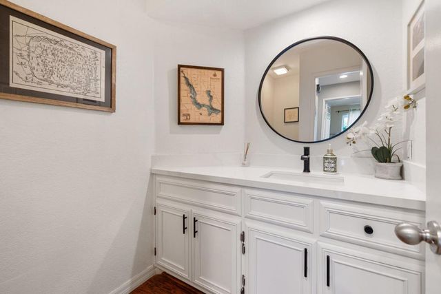 43911 La Carmela Drive, Palm Desert, CA 92211