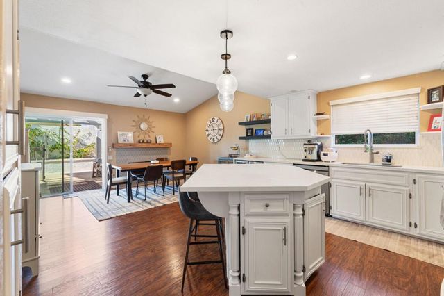 43911 La Carmela Drive, Palm Desert, CA 92211