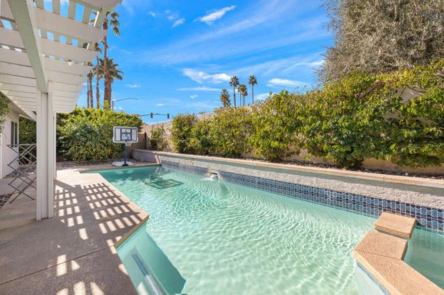 43911 La Carmela Drive, Palm Desert, CA 92211