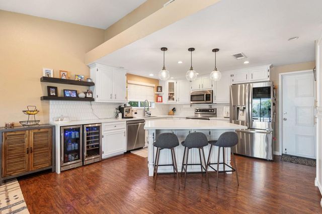 43911 La Carmela Drive, Palm Desert, CA 92211