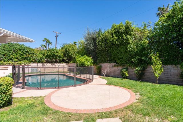 10036 Andasol Avenue, Northridge, CA 91325