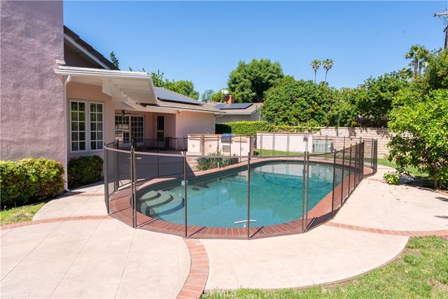 10036 Andasol Avenue, Northridge, CA 91325