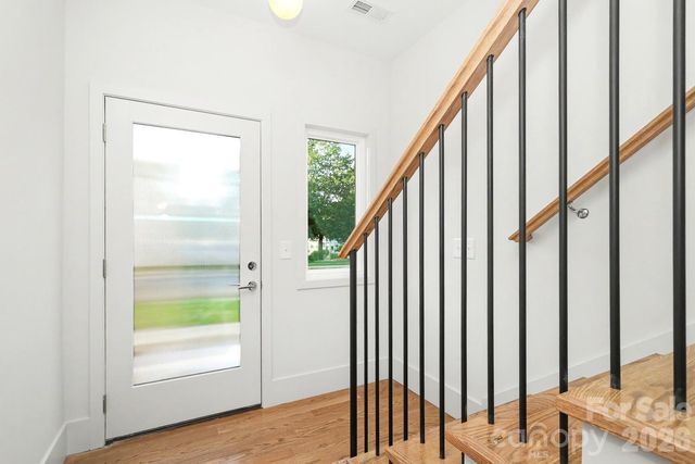 1424 Lomax Avenue, Charlotte, NC 28211