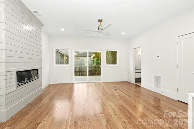 1424 Lomax Avenue, Charlotte, NC 28211