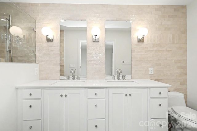 1424 Lomax Avenue, Charlotte, NC 28211