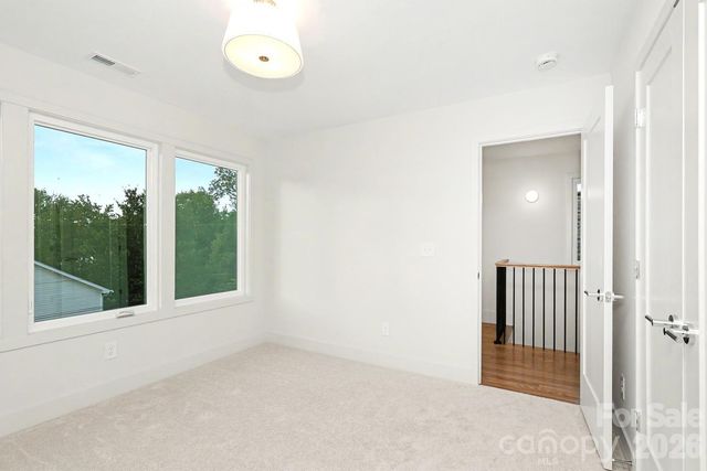 1424 Lomax Avenue, Charlotte, NC 28211
