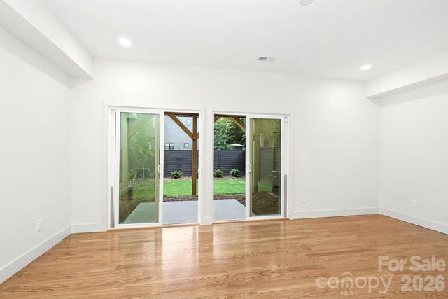 1424 Lomax Avenue, Charlotte, NC 28211