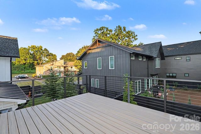 1424 Lomax Avenue, Charlotte, NC 28211