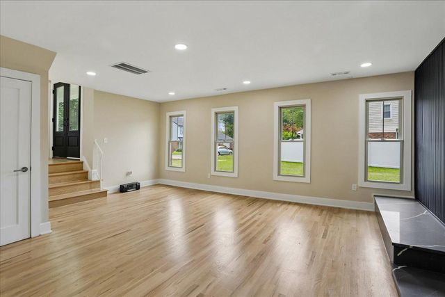 8607 WILD OLIVE DR, Potomac, MD 20854