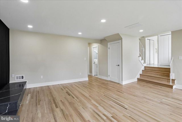 8607 WILD OLIVE DR, Potomac, MD 20854