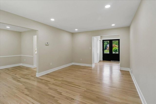 8607 WILD OLIVE DR, Potomac, MD 20854
