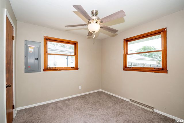 108 DUENSING Lane, Washington, IL 61571