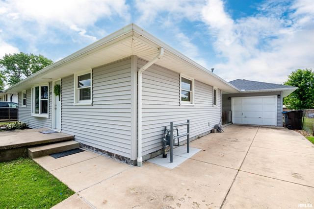 108 DUENSING Lane, Washington, IL 61571