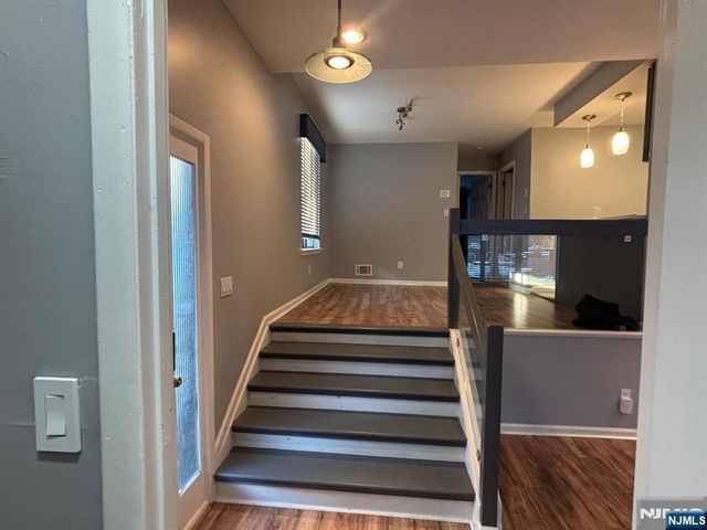 224 Sandcastle Key 224, Secaucus, NJ 07094