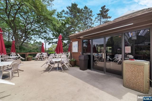 224 Sandcastle Key 224, Secaucus, NJ 07094