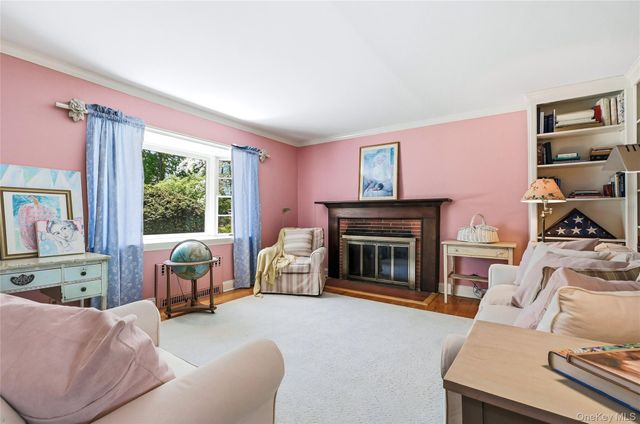 9 Townsend Road, Glen Cove, NY 11542