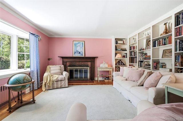 9 Townsend Road, Glen Cove, NY 11542