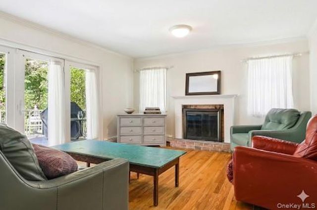 9 Townsend Road, Glen Cove, NY 11542