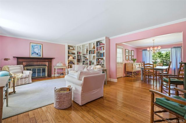 9 Townsend Road, Glen Cove, NY 11542