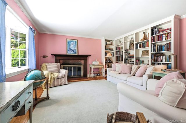 9 Townsend Road, Glen Cove, NY 11542