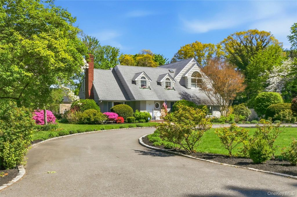 9 Townsend Road, Glen Cove, NY 11542