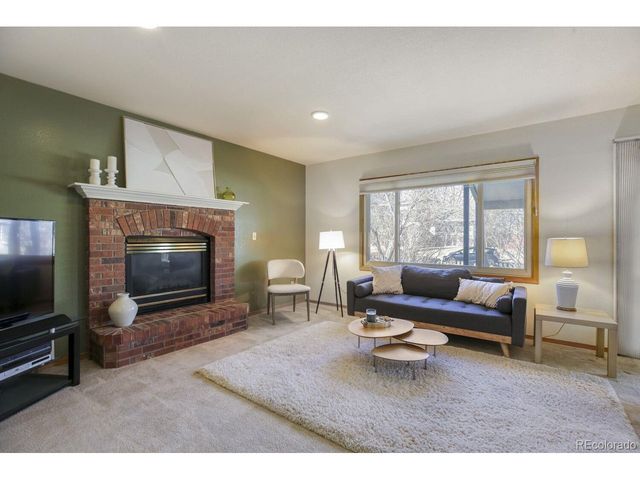 2912 Lake Park Way, Longmont, CO 80503