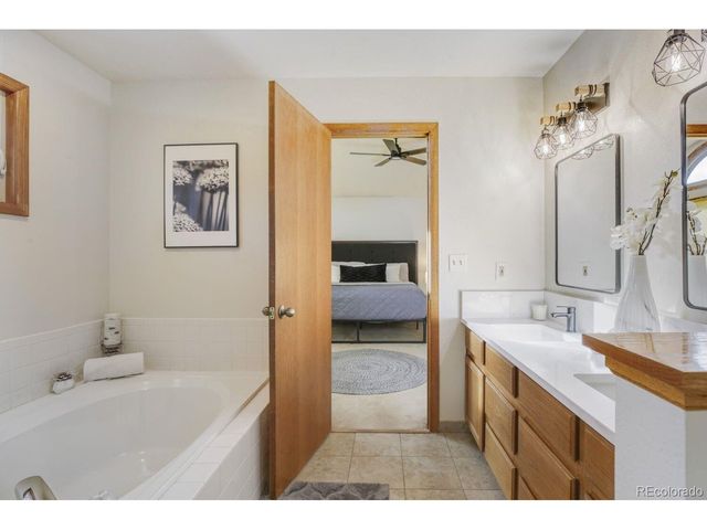 2912 Lake Park Way, Longmont, CO 80503