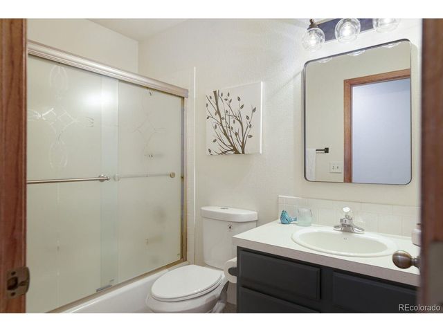 2912 Lake Park Way, Longmont, CO 80503