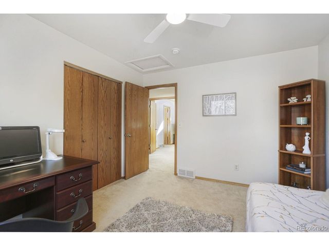 2912 Lake Park Way, Longmont, CO 80503