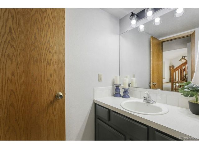 2912 Lake Park Way, Longmont, CO 80503