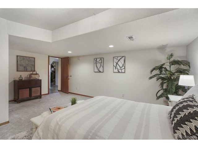 2912 Lake Park Way, Longmont, CO 80503