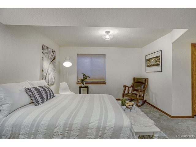 2912 Lake Park Way, Longmont, CO 80503