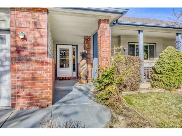 2912 Lake Park Way, Longmont, CO 80503