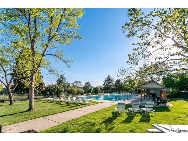 2912 Lake Park Way, Longmont, CO 80503