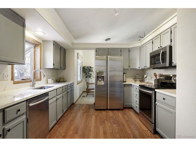 2912 Lake Park Way, Longmont, CO 80503