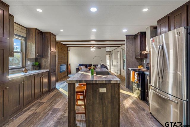 409 Willow, Wills Point, TX 75169