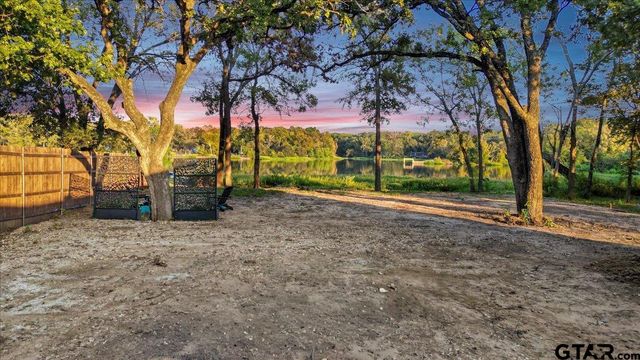 409 Willow, Wills Point, TX 75169