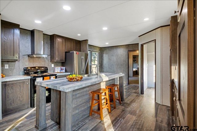 409 Willow, Wills Point, TX 75169