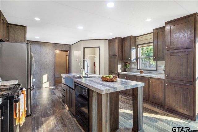 409 Willow, Wills Point, TX 75169