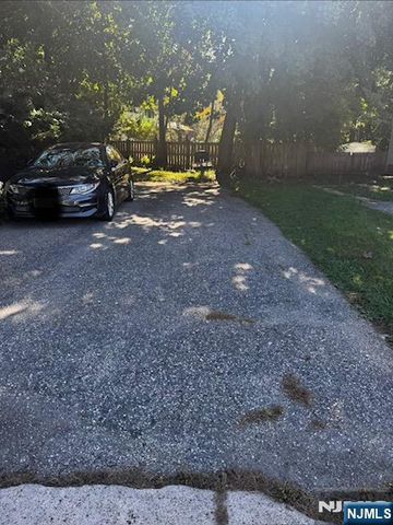 220 Colfax Avenue 2, Pompton Lakes, NJ 07442