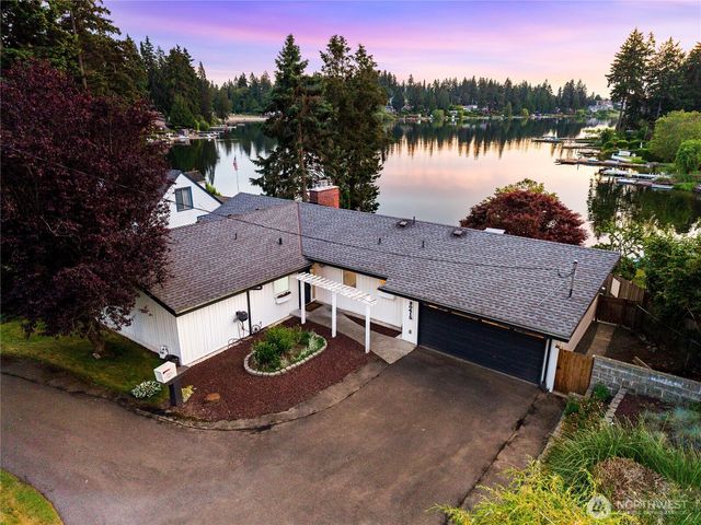 30415 28th Avenue S, Federal Way, WA 98003