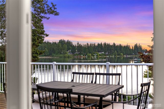 30415 28th Avenue S, Federal Way, WA 98003