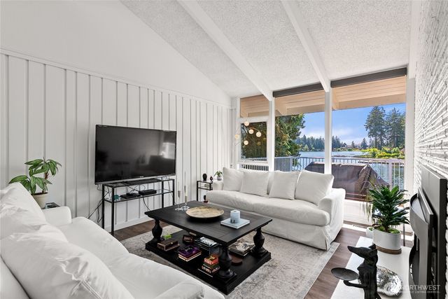 30415 28th Avenue S, Federal Way, WA 98003